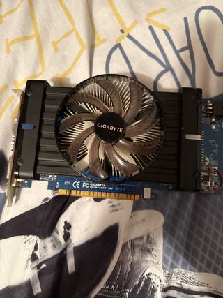 Tarjeta Gráfica Gigabyte GV-N550D5-1GI