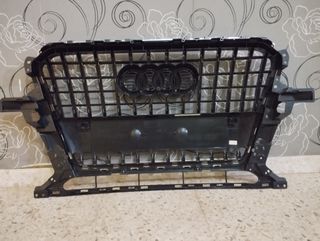 Pariila, calandra delantera Audi Q5 (8R) S-line.