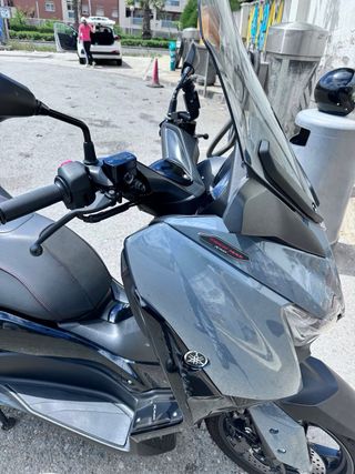 YAMAHA XMAX TECH MAX 300