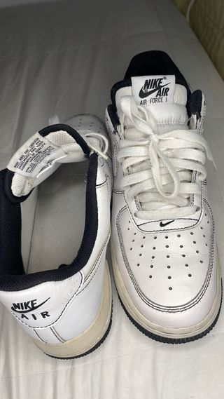 Nike Air Force 1 Blancas con Costuras Negras