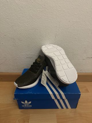 Zapatillas Adidas Swift Run Talla 40