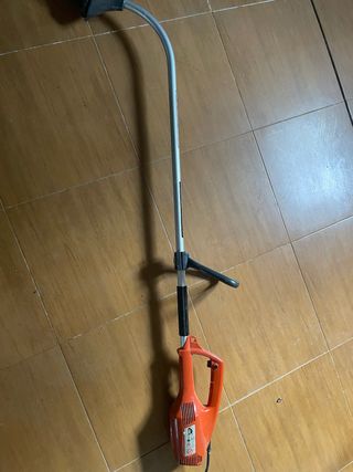 Desbrozadora eléctrica naranja