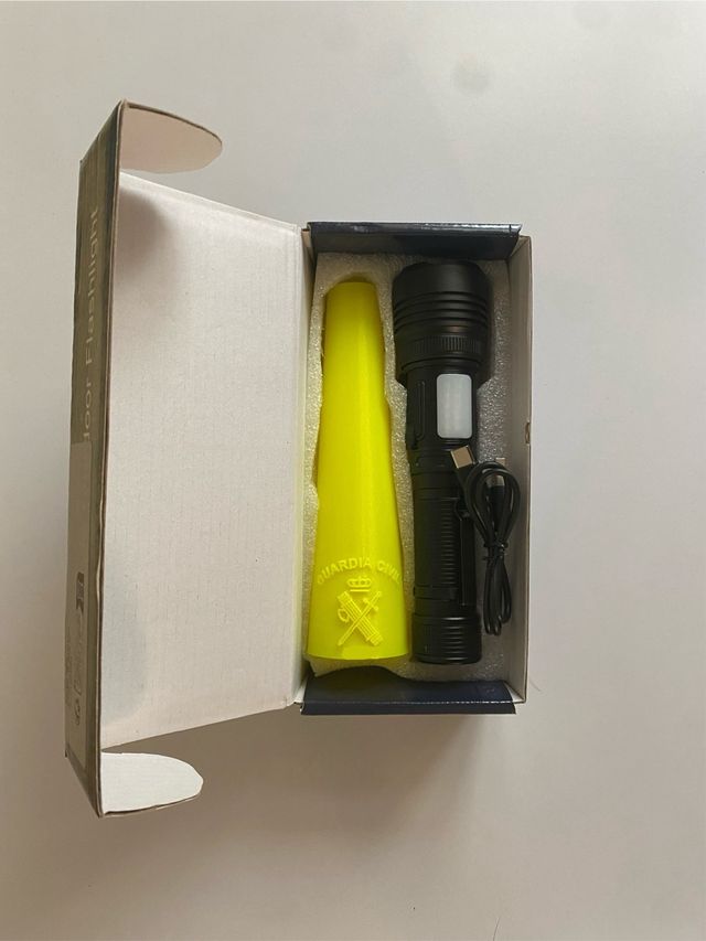 Linterna led con cono personalizado