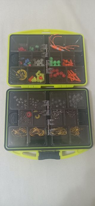 Caja de pesca con accesorios