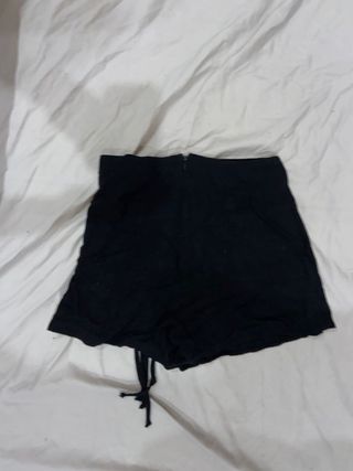 Falda-pantalón negra Stradivarius