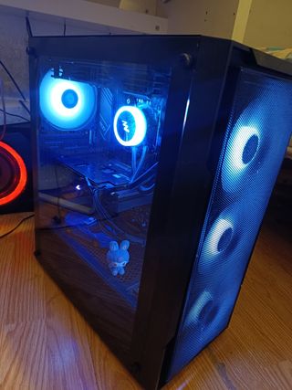 PC Gamer MSI con luces LED, Negociable