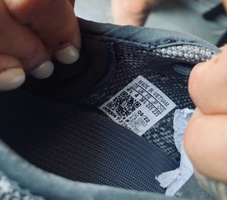 Adidas Yeezy Boost 350 V2 Zebra