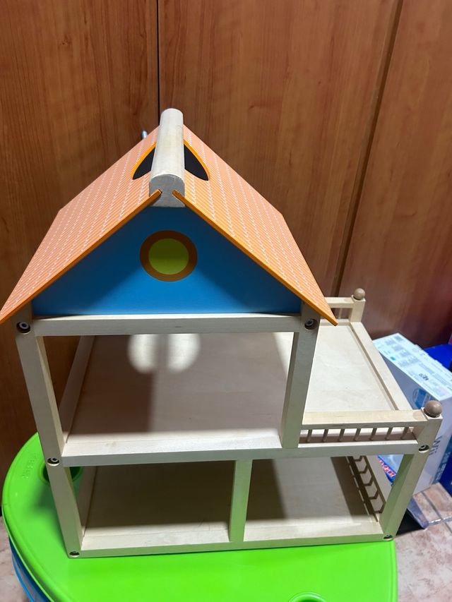 Casa de madera para muñecas