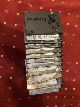 Lote 11 discos duros (kingston no disponible)