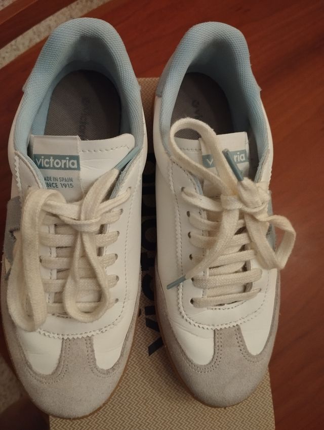 Zapatillas Victoria Mujer Blancas y Azul