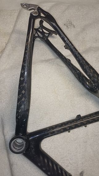 Cuadro MTB Carbono 26'' para reparar