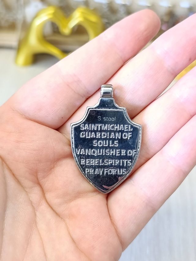 San Miguel Arcángel con oración