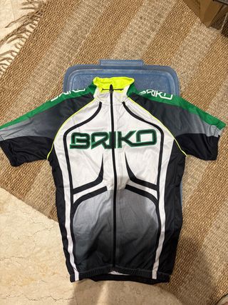 Maillot Ciclismo Briko y Specialized