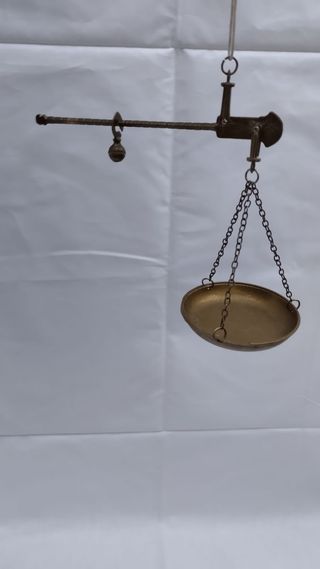 Balanza antigua de bronce
