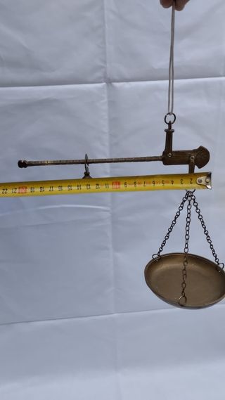 Balanza antigua de bronce