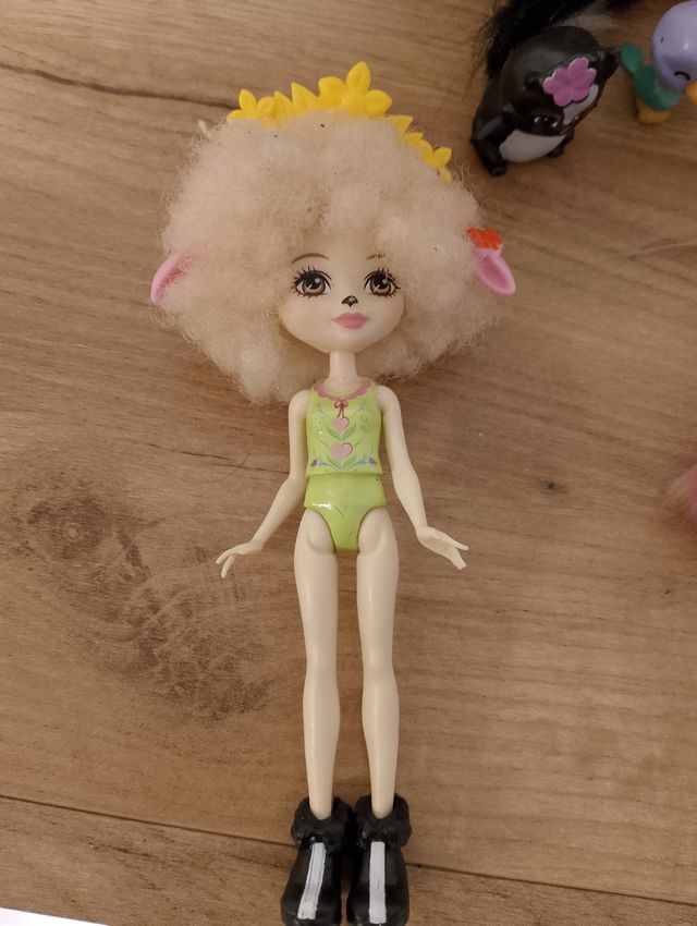 Muñecas Enchantimals y animales