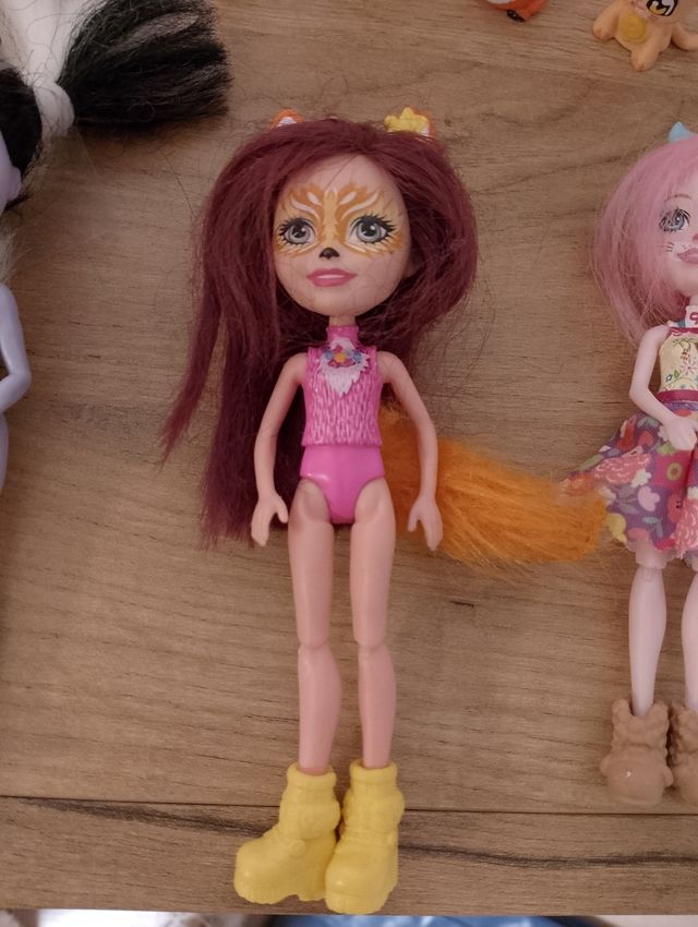 Muñecas Enchantimals y animales