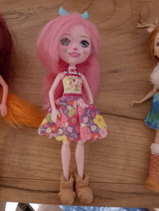 Muñecas Enchantimals y animales