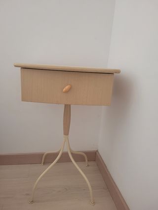 Mesitas, cómoda diseño y cabezal forja