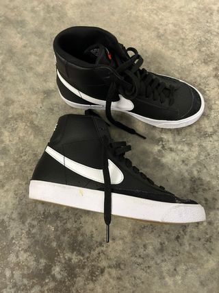Nike Blazer Mid '77 Negro Blanco