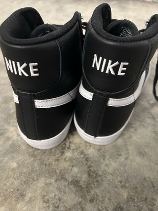 Nike Blazer Mid '77 Negro Blanco