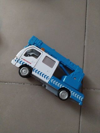 coches de juguete y moto