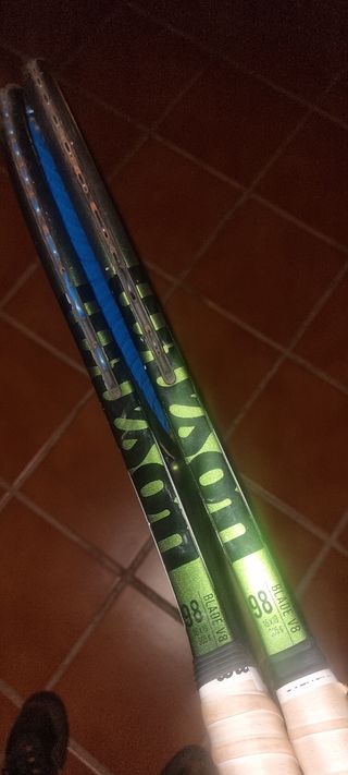 Raqueta Wilson Blade 98 Grip 2