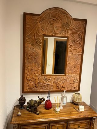 Espejo tallado a mano con marco de madera