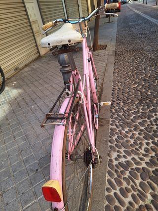 Bicicleta rosa vintage