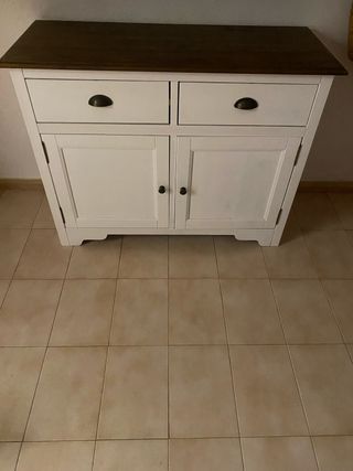 Cómoda blanca de madera