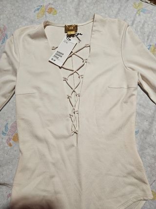 Body H&M color beige