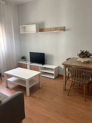 Se alquila habitación en piso compartido – Murcia
