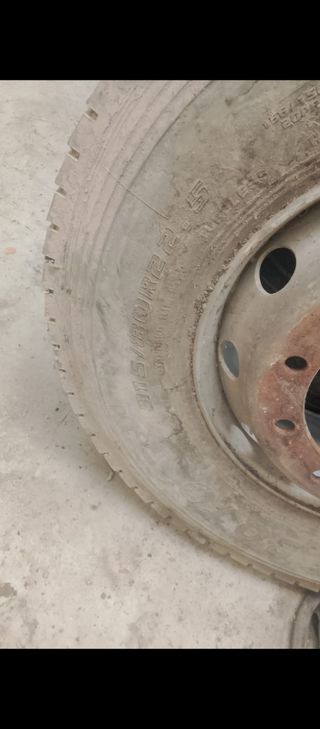 6 Ruedas 315/80R22.5