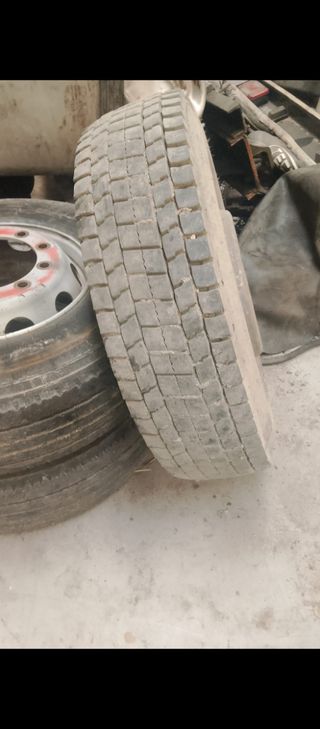 6 Ruedas 315/80R22.5