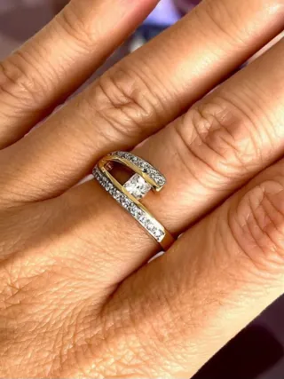 Anillo Oro 18K Victoria Circonitas Cúbicas