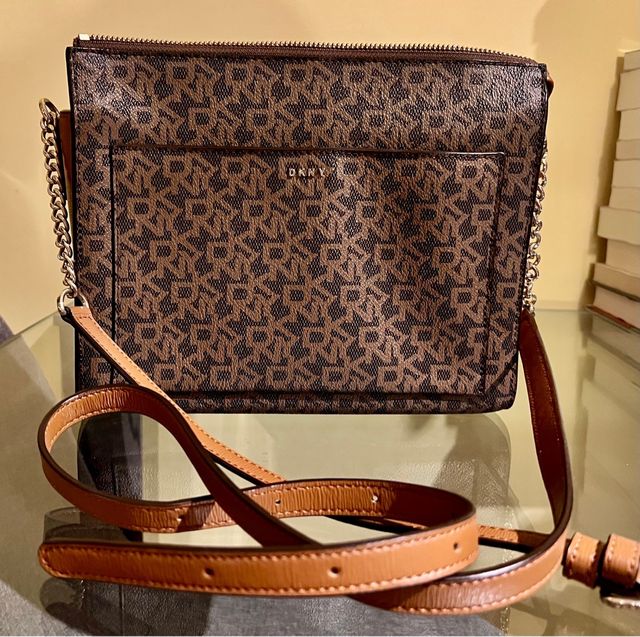 Bolso DKNY Marrón Estampado Logo