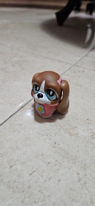 Littlest Pet Shop perro marrón con lazo
