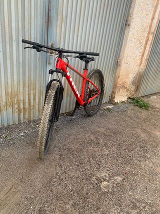 Bicicleta Trek Marlin 5 Gen 2 Roja