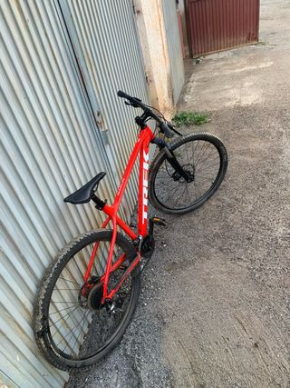 Bicicleta Trek Marlin 5 Gen 2 Roja