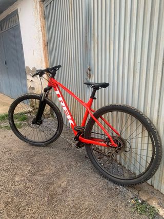 Bicicleta Trek Marlin 5 Gen 2 Roja