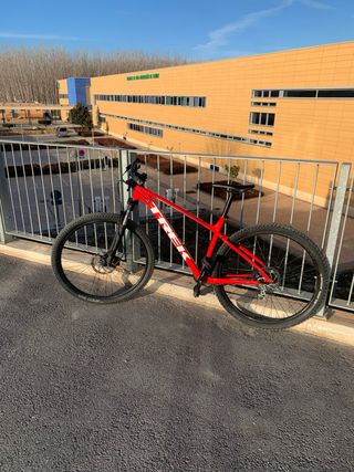 Bicicleta Trek Marlin 5 Gen 2 Roja
