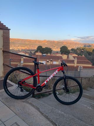 Bicicleta Trek Marlin 5 Gen 2 Roja