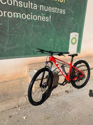 Bicicleta Trek Marlin 5 Gen 2 Roja