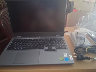 Portátil Gaming Lenovo LOQ 15IAX9