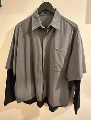 Camisa Zara manga dupla cinza e preta