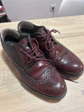 Zapatos Martinelli color vino