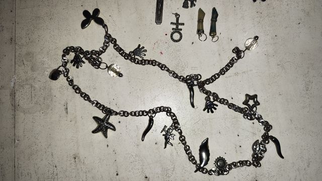 Lote artículos religiosos y amuletos