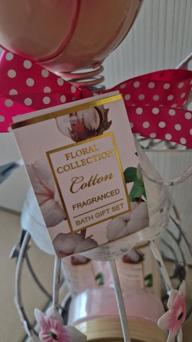 Figura Ángel Set Baño