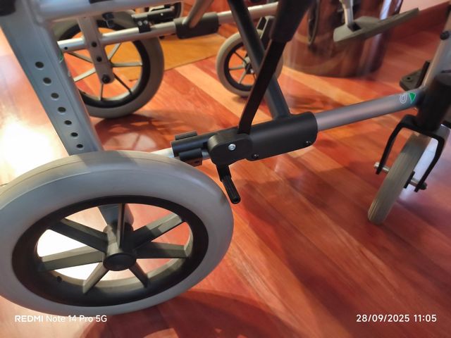 Silla de ruedas Dromos + Chubasquero+Andador.