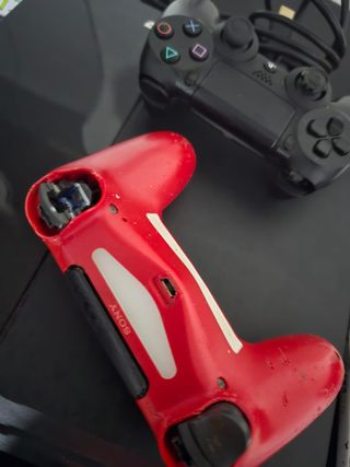 Consola PS4 + 5 Juegos + 2 Mandos